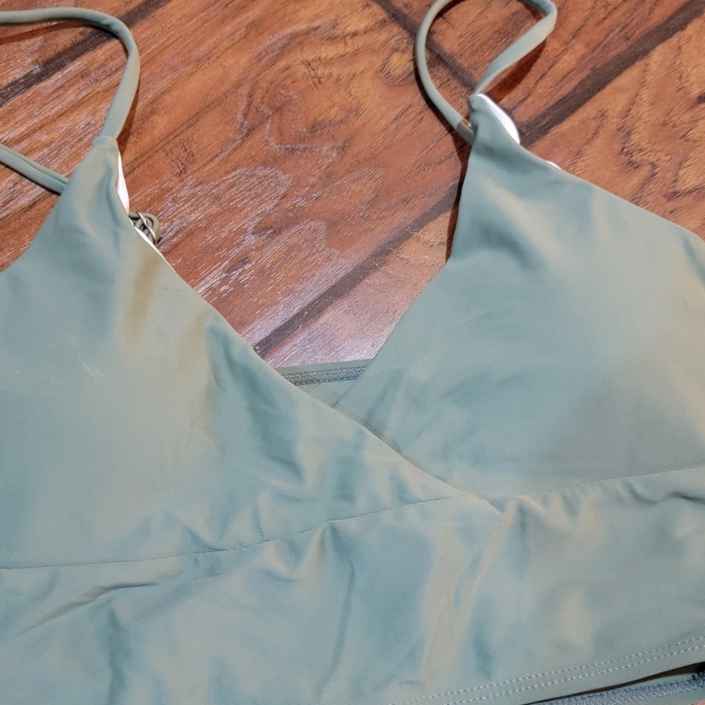 Shein bakini top - Picture 3 of 6